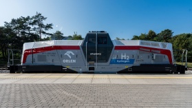 ORLEN kupił pierwszą w Polsce lokomotywę wodorową i rozpoczął jej testy