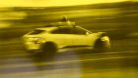 Problemy z autonomią. Waymo wycofuje 1200 robotaxówek