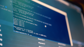 Raport: Polacy coraz bardziej świadomi cyberzagrożeń, ale wciąż brakuje edukacji