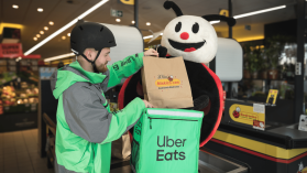 Chcą zaoszczędzić nam najcenniejszej waluty: czasu. Biedronka i Uber Eats z zakupowym partnerstwem