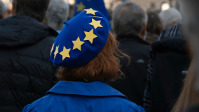 Unia Europejska pod ostrzałem za linkowanie do platform bigtech. Czy Bruksela promuje cyfrowy monopol?