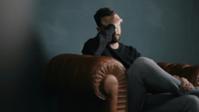 AI złym doradcą. Czy i Ciebie spotkał ten niepokojący paradoks?