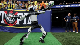 Robot Atlas na Mistrzostwach Świata. Humanoidalna rewolucja Hyundai i Boston Dynamics na boisku