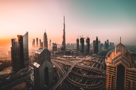 Dubaj eliminuje cały obieg papierowy i wprowadza technologię blockchain