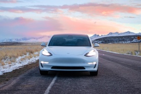 Tesla zrezygnuje ze skóry w swoich samochodach