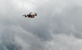 Autonomiczny dron dostarcza leki na cukrzycę na irlandzką wyspę