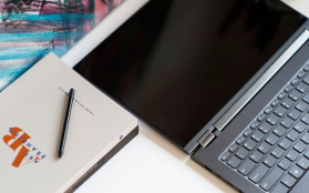Lenovo Yoga C930 Glass – tak powinien wyglądać stylowy sprzęt dla CEO