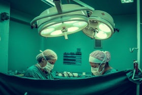 Antybakteryjne powłoki atomowe zmniejszą ryzyko zakażeń podczas wszczepiania implantów
