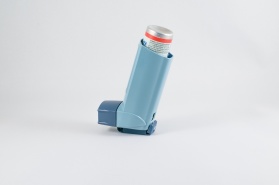 Inteligentna nakładka na inhalator pomoże przewidzieć zbliżający się atak duszności
