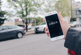 Uber rozpoczyna pilotaż kasy wirtualnej jako pierwsza platforma na rynku