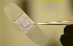 Nowy „inteligentny bandaż” wykrywa i monitoruje stan infekcji w czasie rzeczywistym
