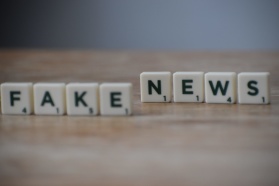 TikTok wypowiada wojnę fake newsom