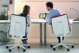 Biurowe MUST HAVE: Najlepsze krzesła i fotele biurowe. Jak wybrać?