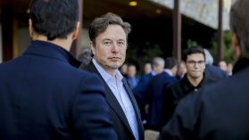 Elon Musk wstrzymuje produkcję w fabryce Tesli w Niemczech. Powód? Brak rąk do pracy i koszty