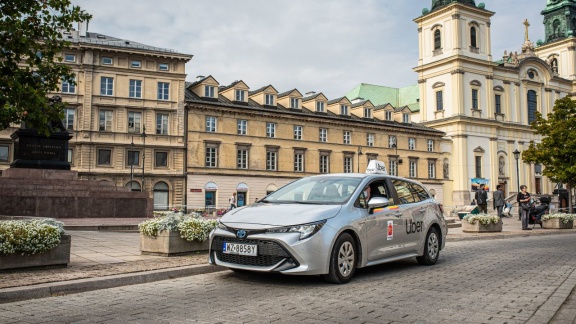 UberX Share – nowa usługa popularnego przewoźnika dostępna w Warszawie