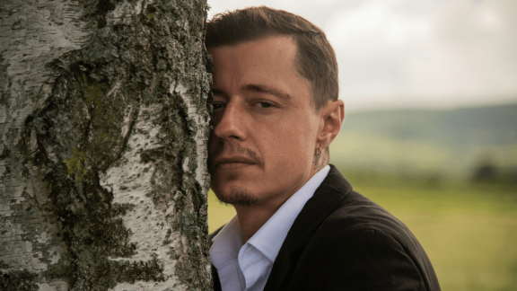 Tacy sami i LinkedIn między nami: jak chcą nas do siebie przywiązać influencerzy z LinkedIna?