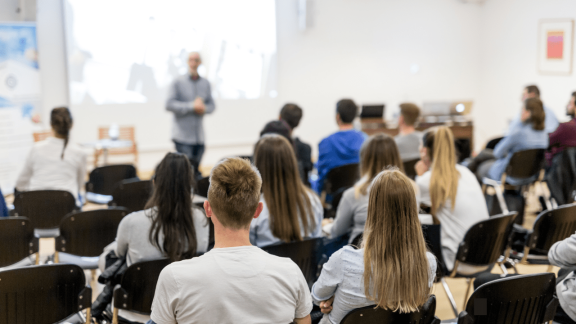 Szkocja stawia na AI: nowy program wspiera akademickich założycieli startupów
