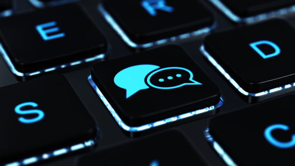 Twoja rozmowa z AI mogła być publiczna. OpenAI i Google wyjaśniają, jak to się stało