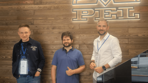 AGC-POLAND: inteligentna kontrola jakości dla przemysłu 5.0 – człowiek i AI ramię w ramię