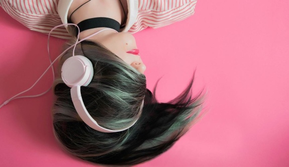 Nie potrzebujesz zespołu, tylko algorytmu. 10 narzędzi, które tworzą muzykę bez muzyków