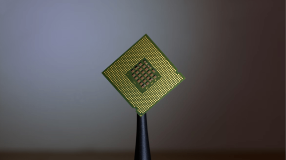 Kontrowersje wokół chipów AI. Rząd USA zarobi na eksporcie technologii do Chin