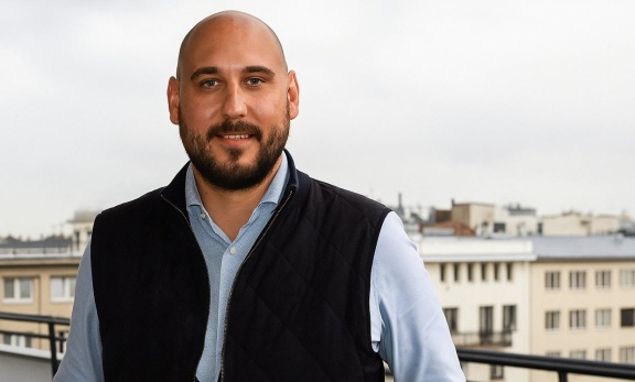 „Unikaj cold-mailingu, skup się na bezpośrednich relacjach” – Maciej Polak z PFR Ventures