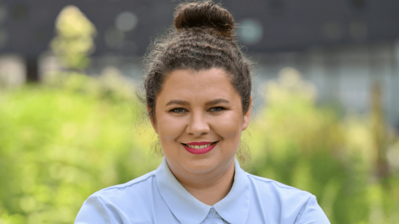 Odzysk metali z zużytych baterii – badaczka z Politechniki Wrocławskiej z grantem ERC