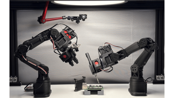 Miniaturowa rewolucja w produkcji. MicroFactory tworzy robota-fabrykę wielkości klatki dla psa