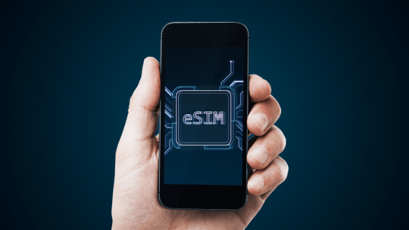 eSIM i globalna mobilność: jak technologia zmienia sposób, w jaki pracują startupy i cyfrowi nomadzi