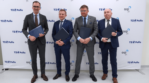 100 milionów PLN od Agencji Rozwoju Przemysłu na antybiotyki i terapie onkologiczne. Inwestycja ma zapewnić bezpieczeństwo lekowe