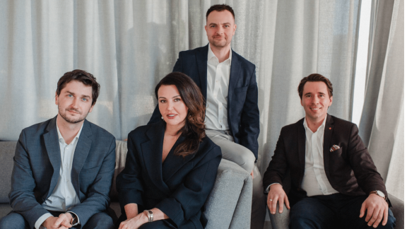 Partnerstwo Hustro i NEVEL: razem chcą poprawić standardy bezpieczeństwa w magazynach