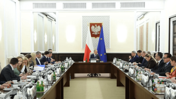 Wyścig o „cyfrowe hutnictwo”: Polska walczy o miano hubu Gigafabryk AI