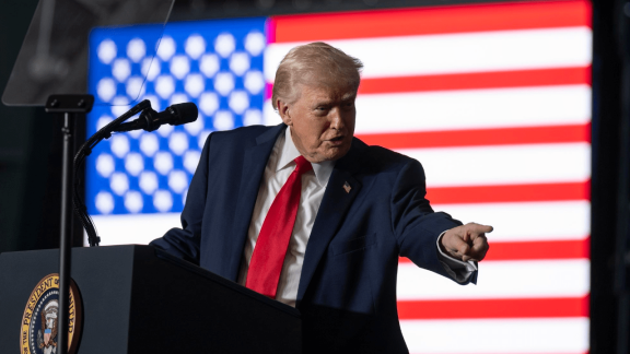 Cyfrowy nacisk: administracja Donalda Trumpa żąda danych o krytykach administracji