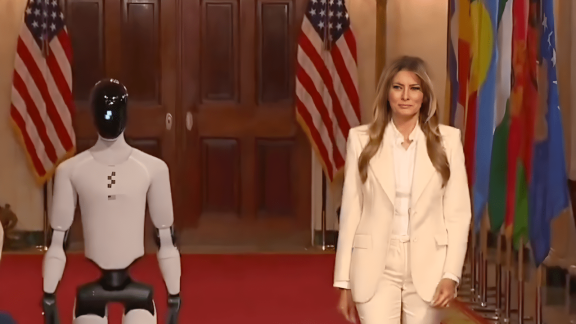 „Plato” zamiast nauczyciela? Melania Trump kreśli wizję edukacji domowej opartej na robotach