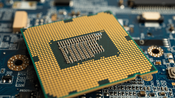 Podaż nie nadąża za wojną. Duże podwyżki cen komponentów i wydłużenia w łańcuchu dostaw