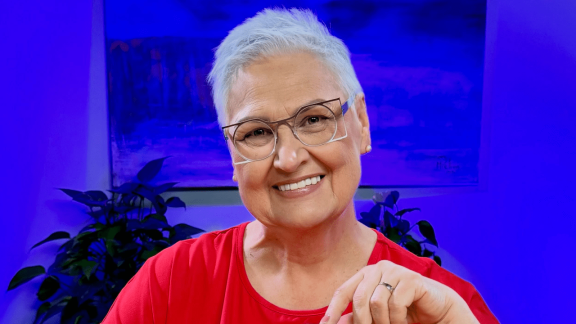 Mądra Babcia, a wpadła w długi. Czy telewizja wspierana finansowo przez Szymona Negacza przetrwa kryzys?