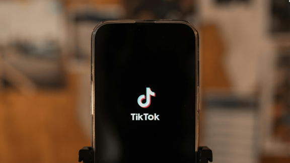 Przelew prosto w prywatnej wiadomości. TikTok rozwija własny system płatności