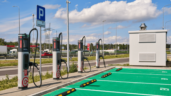 ORLEN Charge uruchamia pierwszą w Polsce publiczną infrastrukturę ładowania MCS dla transportu ciężkiego