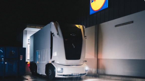 Autonomiczna ciężarówka bez kierowcy na niemieckich drogach. Einride i Lidl wykonują przełomowy krok w logistyce