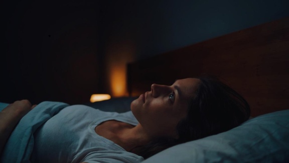 Co rozkminiasz o 2 w nocy? Jakie obawy nie dają zasnąć Polakom?