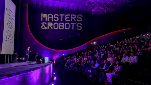Intuicja, ryzyko i pierwszy w Europie pokaz mody robotów. Co startupy mogą wyciągnąć z 10. edycji Masters & Robots?