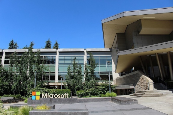 Z Microsoft Teams korzysta już ponad 20 mln użytkowników dziennie. Slack pozostaje w tyle