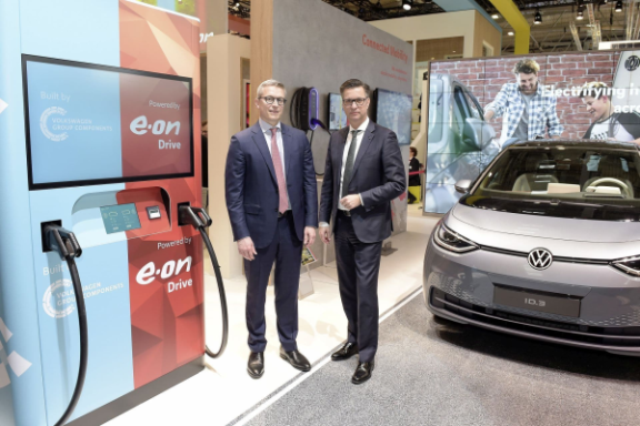 Volkswagen Group Components i E.ON opracowały stację szybkiego ładowania samochodów elektrycznych