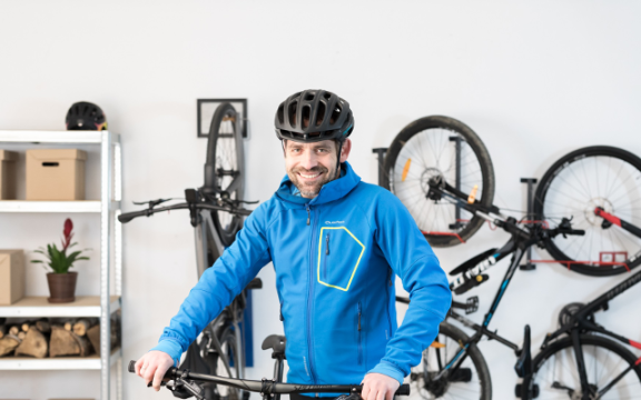 Buduje modułowe parkingi rowerowe Bike2Box. Zaczął na nich zarabiać po 4 latach od startu