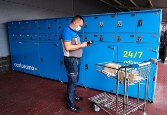 Castorama z własnym automatem do odbierania zamówień
