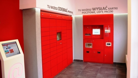 Poczta Polska do 2022 roku postawi 2 tys. automatów zewnętrznych do odbioru przesyłek
