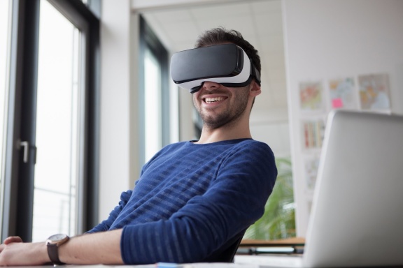 Orange Polska do szkolenia pracowników wykorzystuje technologię VR od VRLearning
