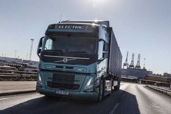 Volvo Trucks wynajmuje ciężarówki przez internet dzięki Pergaminowi