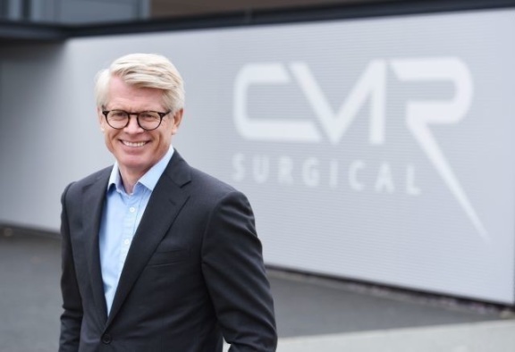 Healthtech CMR Surgical pozyskał 600 mln dolarów. Wśród inwestorów SoftBank