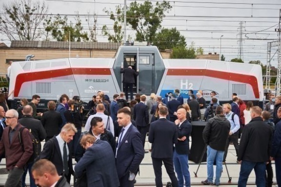 PKN ORLEN inwestuje w pierwszą w Polsce lokomotywę na wodór